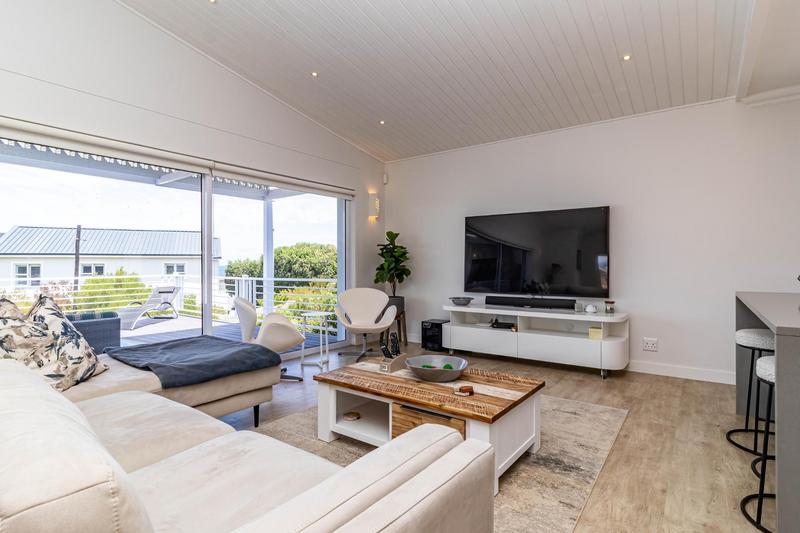 4 Bedroom Property for Sale in Sandbaai Western Cape